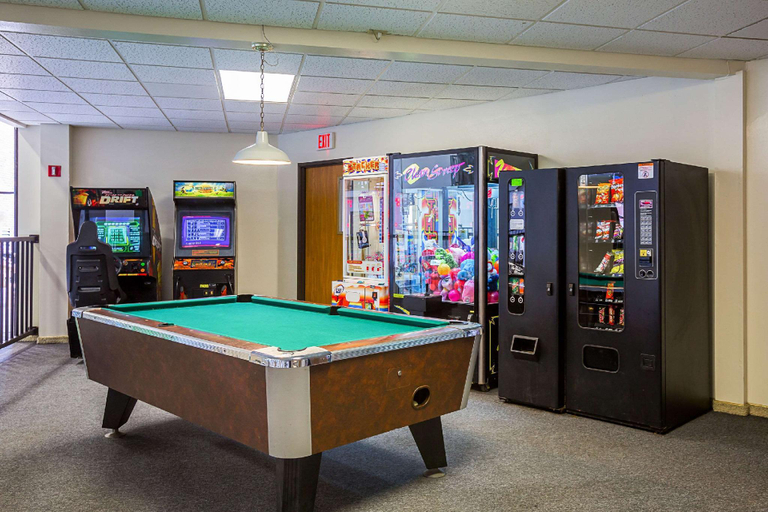 Public Area 3, Econo Lodge Waupaca, Waupaca