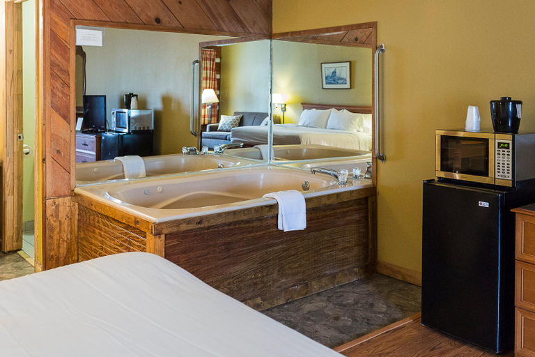 Bedroom 2, Timbers Lodge Hotel, Sevier