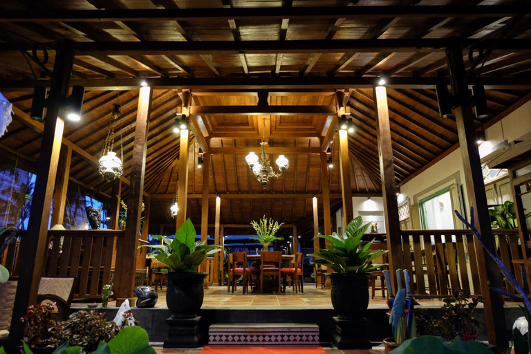 Public Area, Kemboja Bed and Breakfast Cafe, Malang