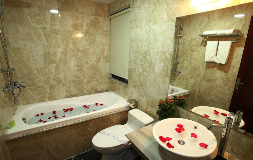 Bathroom 4, Blue Pearl West Hotel, Cầu Giấy