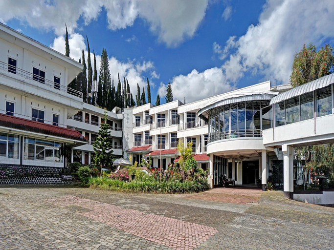 Exterior & Views 1, Hotel O Victory, Malang