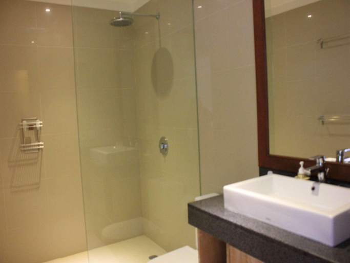 Bathroom 3, Taman Kesari Villas, Denpasar
