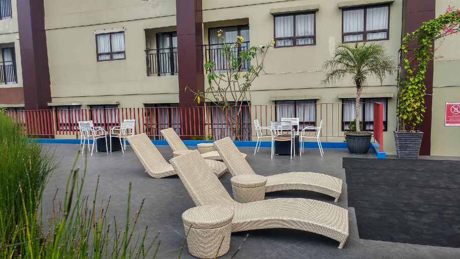 Others 5, Studio Apartment at Atria Residences By Travelio, Tangerang
