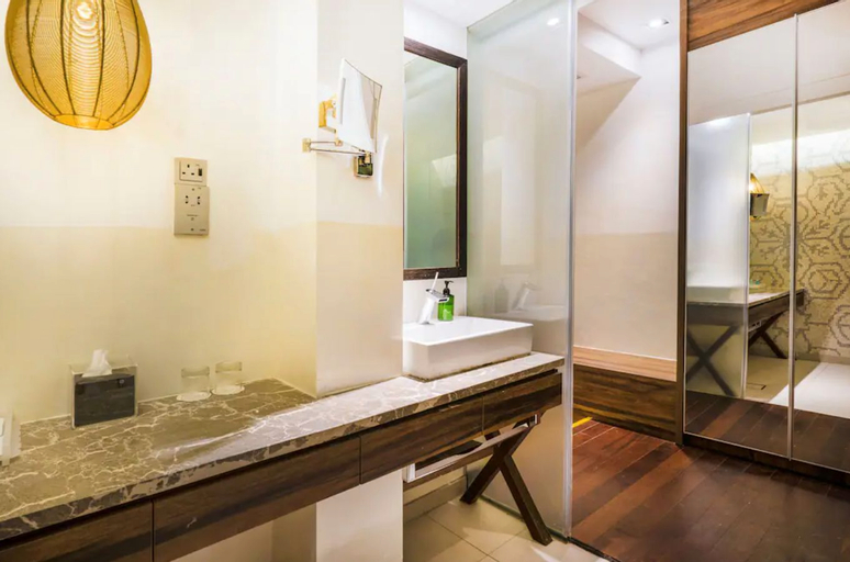 Bathroom 4