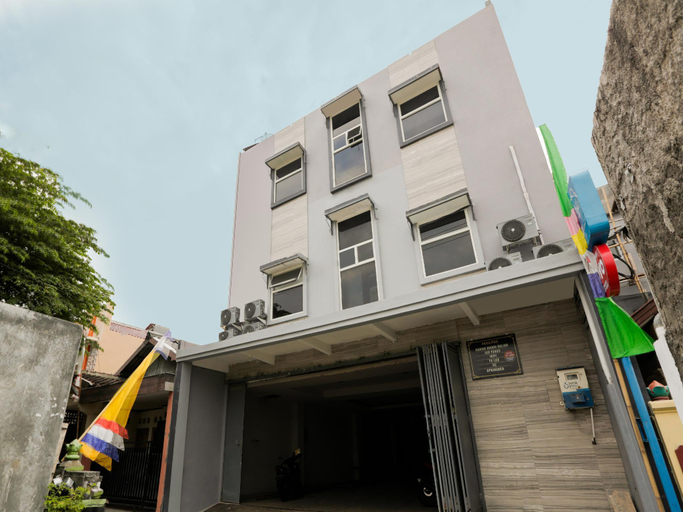 Exterior view 4, Hotel O Tamansari Guest House, Solo
