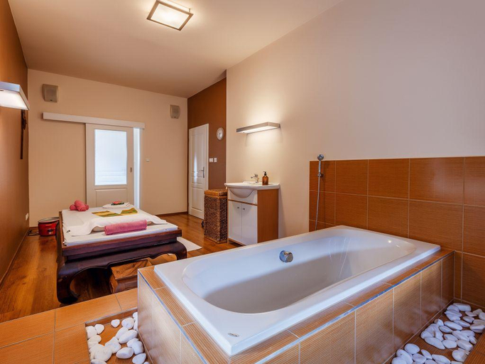 Bathroom 4, Maltesse Cross, Karlovy Vary