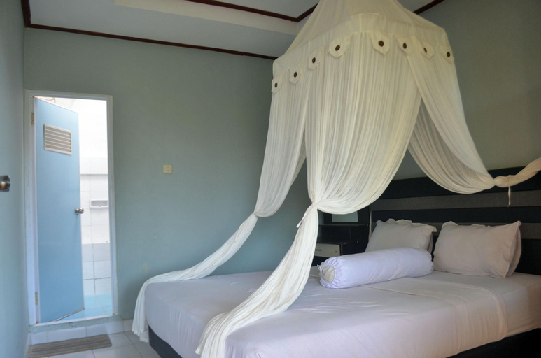 Bedroom 2, Silverin Resto and Hotel Bajawa, Ngada