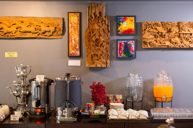 Food & Drinks 14