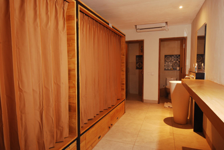 Bedroom 2, D beds Hostel, Badung