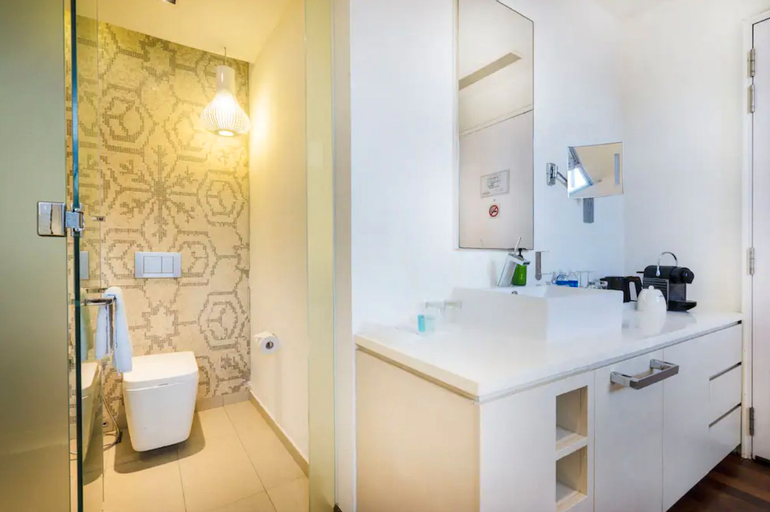 Bathroom 15