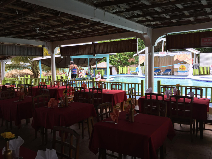 Food & Drinks, Fun Holiday Beach Resort