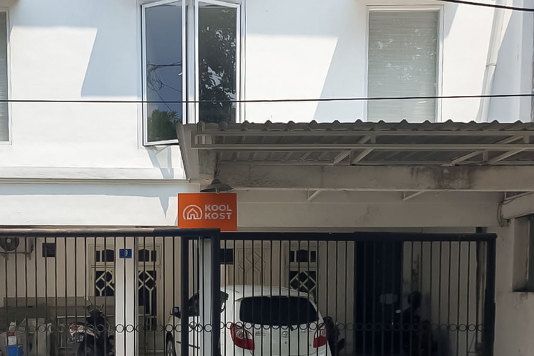 Public Area 5, KoolKost Female @ Mayjend Sungkono (Minimum Stay 30 Nights), Surabaya