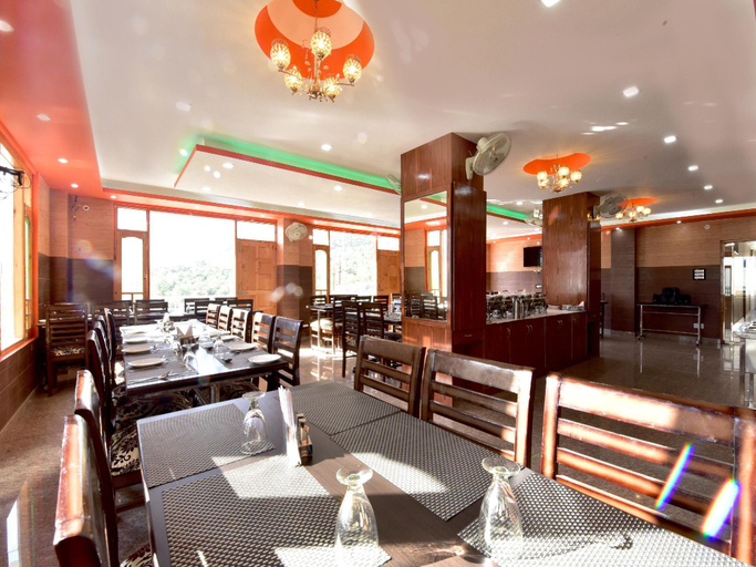 Food & Drinks 4, Sarla Regency, Kullu