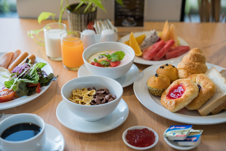 Food & Drinks 8