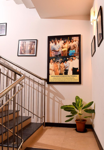 Others 5, Puthens Capitol Inn, Ernakulam