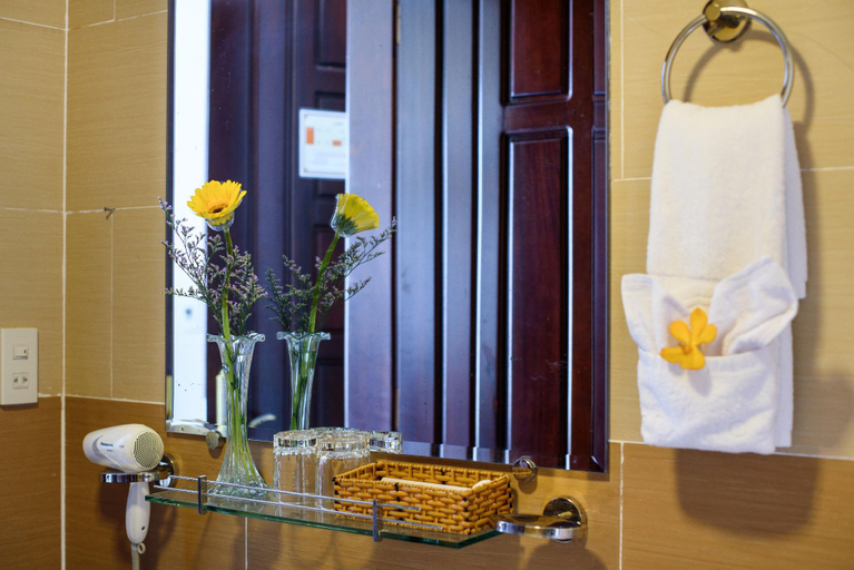 Bathroom 5, BALY HOTEL HUE, Huế
