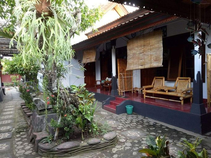 Artha Lombok 2, Lombok
