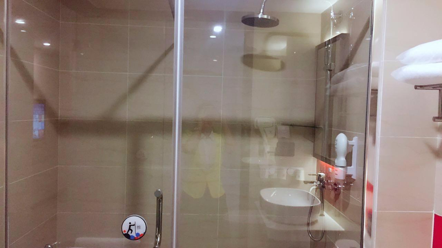 Bathroom 4, 7Days Premium Shenzhen Songgang Yanchuan Branch, Shenzhen