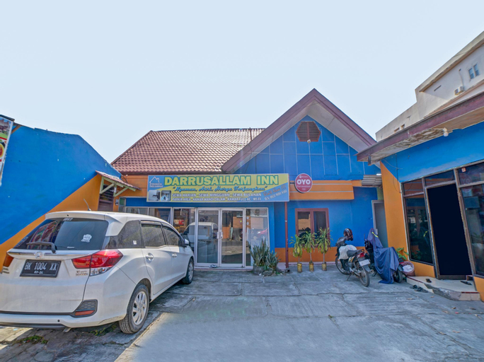Exterior & Views 2, OYO 90355 Darussalam Inn, Medan