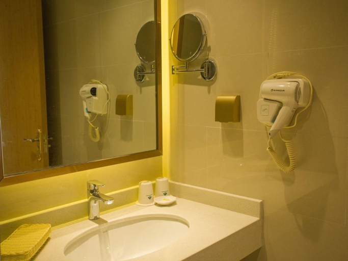 Bathroom 2, GreenTree Inn Hefei Lujiang County NO.1 Jin Street Express Hotel, Chaohu