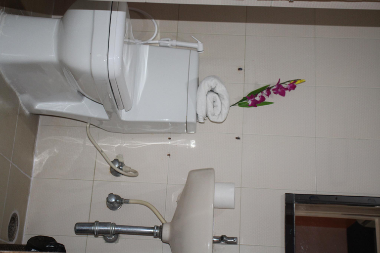 Bathroom 4, Arra Transit Bangalore Airport Hotel, Bangalore Rural