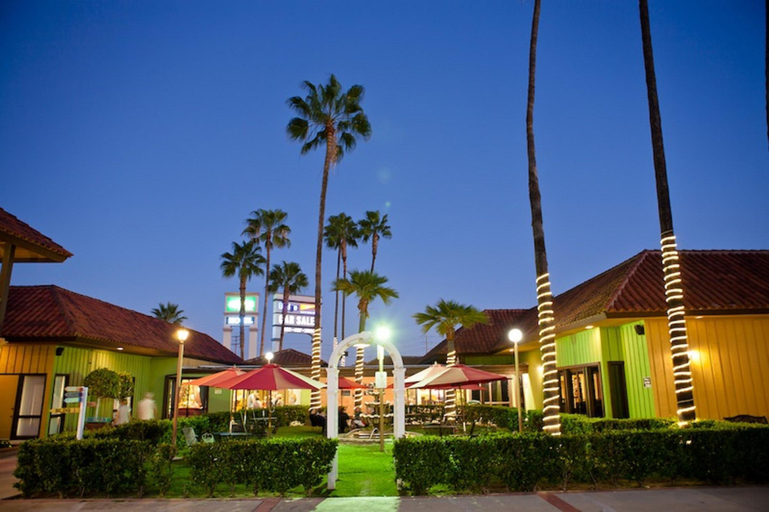 Exterior & Views 1, Hotel Saddleback, Los Angeles