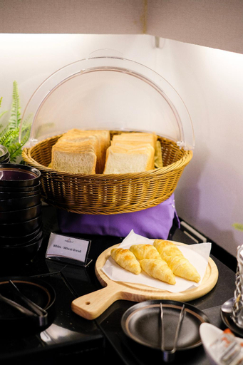 Food & Drinks 11