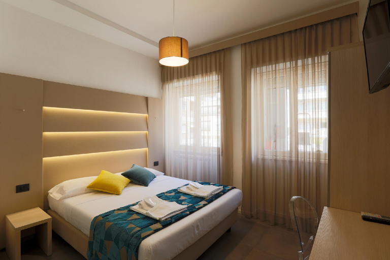 Others 2, DaVinci Relais, Rome