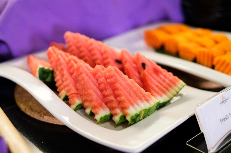 Food & Drinks 9