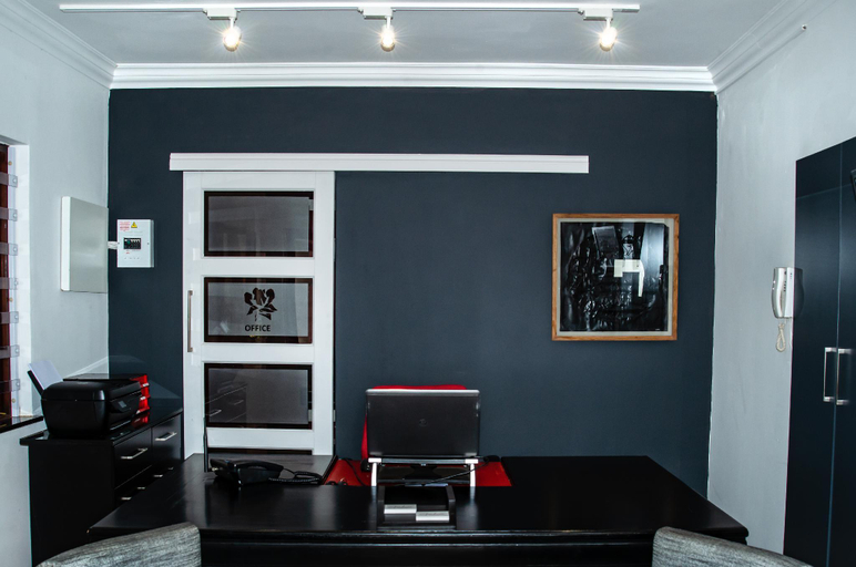 Public Area, Inn & Out Plus Craighall, City of Johannesburg