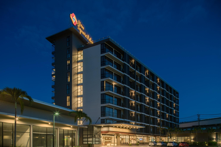 Exterior & Views 15