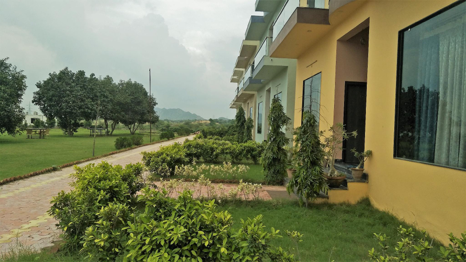 Public Area, Chitrakoot Garden and Resorts, Ajmer