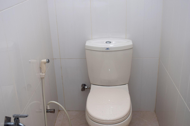 Bathroom, Villa Yuvin, Devinuwara