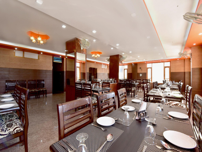 Food & Drinks 5, Sarla Regency, Kullu