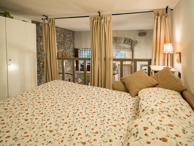 Bedroom 3, Petrella's Point Studio, La Spezia