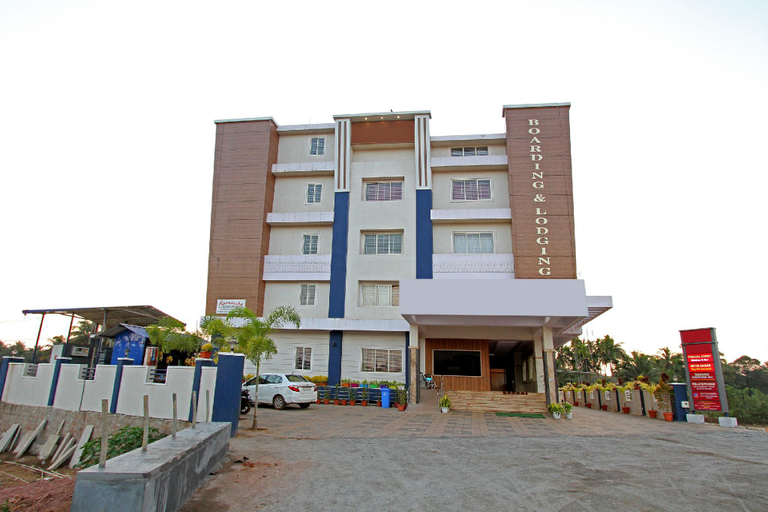 Exterior & Views