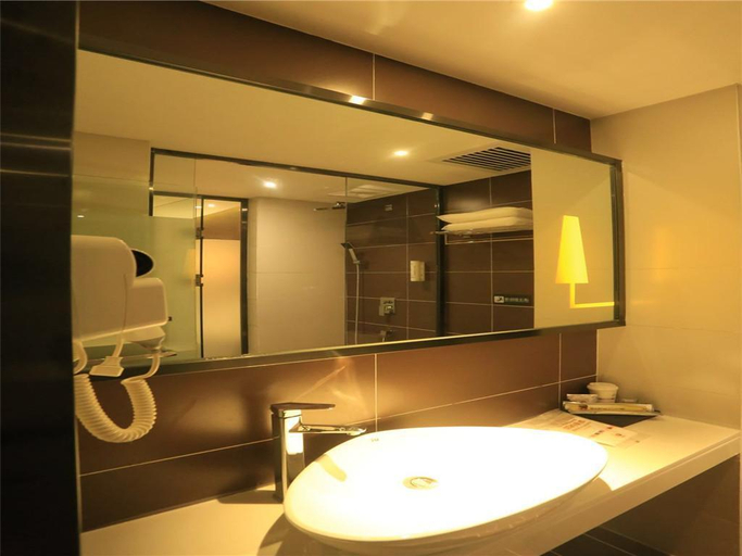 Bathroom 3, IU Hotels Xinzhou Bus Terminal, Xinzhou