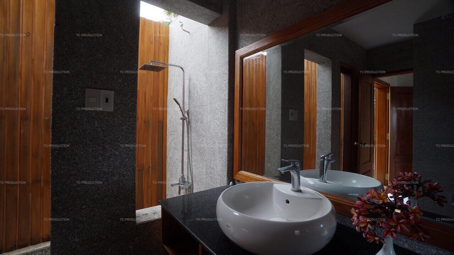 Bathroom, Resort O.SIX , Qui Nhơn