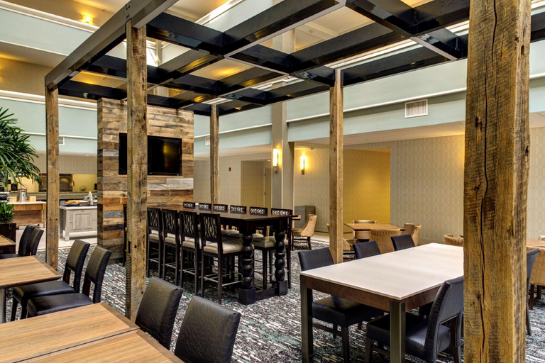 Food & Drinks 5, Embassy Suites Williamsburg, Williamsburg