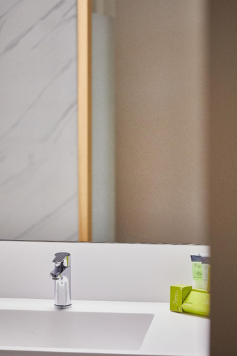 Bathroom 4, Silken Reino De Aragon Hotel, Zaragoza