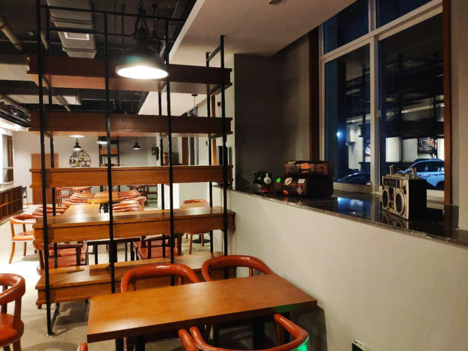 Food & Drinks 5, James Joyce Coffetel·Bao Ji Gao Tie Nan Zhan, Baoji