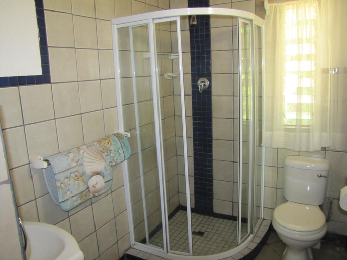 Shower, 23 Manzini Chalets-Pumba's Den, Umkhanyakude