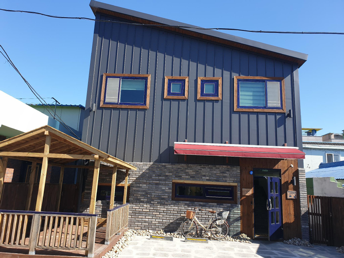 Sokcho Hutte Guesthouse, Goseong