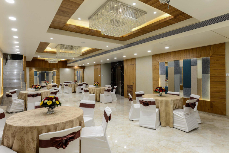 Food & Drinks 5, The HubStreet Hotel, Bhopal