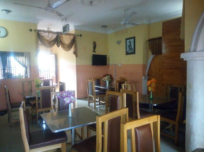 Food & Drinks, Blue Banana Resorts, Obafemi-Owode