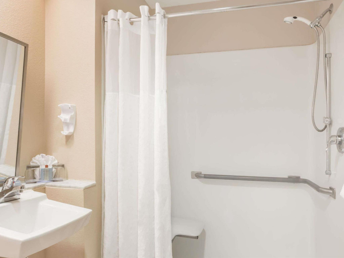 Bathroom 3, Hawthorn Extended Stay by Wyndham Orlando, Orange