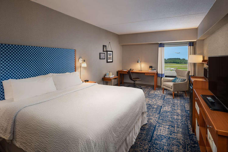 Bedroom 3, Bangor Aviator Hotel, BW Premier Collection, Penobscot