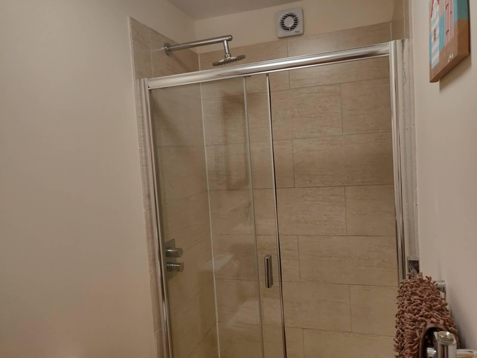 Bathroom 3, Courtyard Cottage - Great Paxton, Cambridgeshire