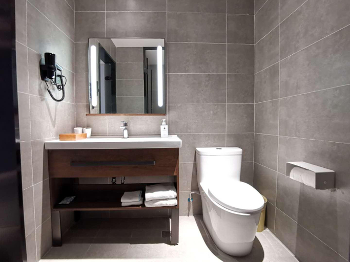 Bathroom 3, Hanting Hotel Taixing New Energy Meishi, Taizhou