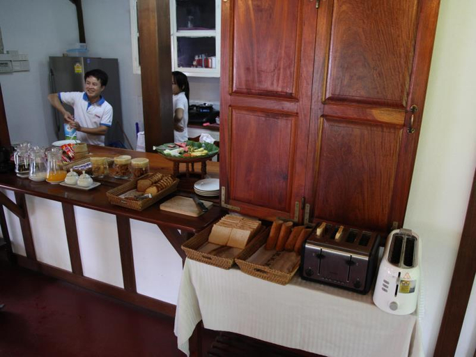 Food & Drinks 5, Villa Chitdara, Chomphet